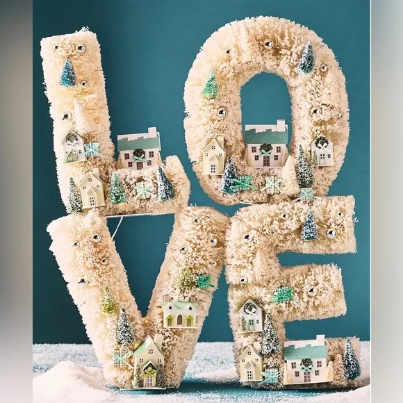 Anthropologie NIB Festive “LOVE” Light-Up Diorama - Picture 1 of 2